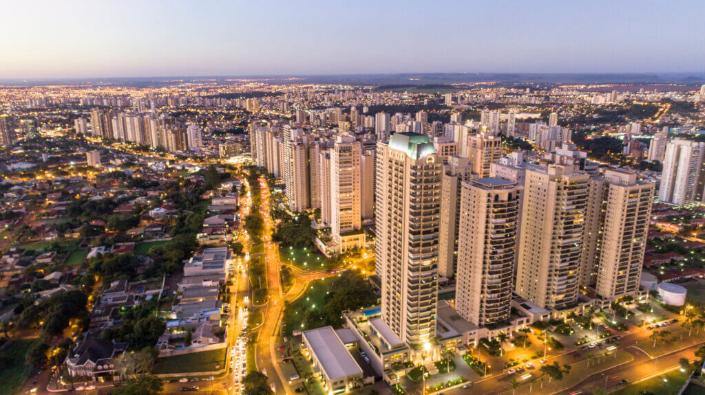 Reduziu impostos em R$ 15 mil por mês e abriu uma nova farmácia